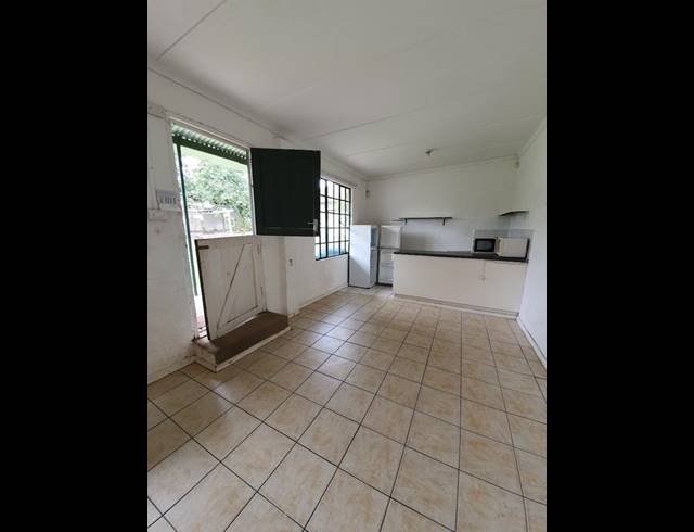 2 BEDROOM PROPERTY TO RENT IN OATLANDS